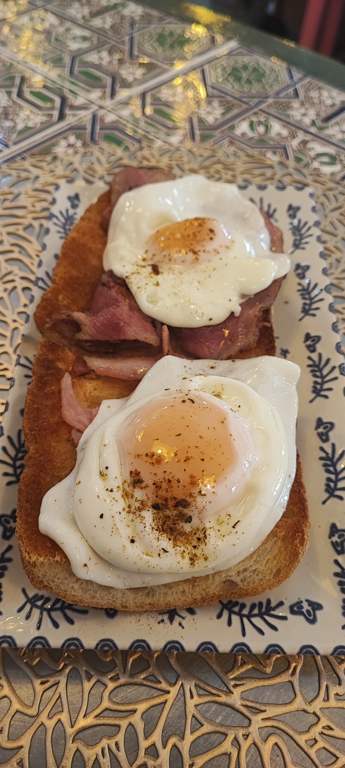 Huevos benedictinos